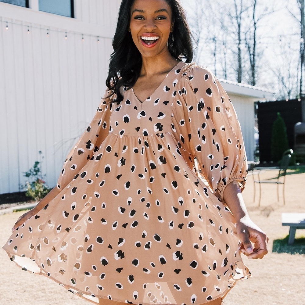 Umgee Tan and Black V-Neck Puff Sleeve Sundress